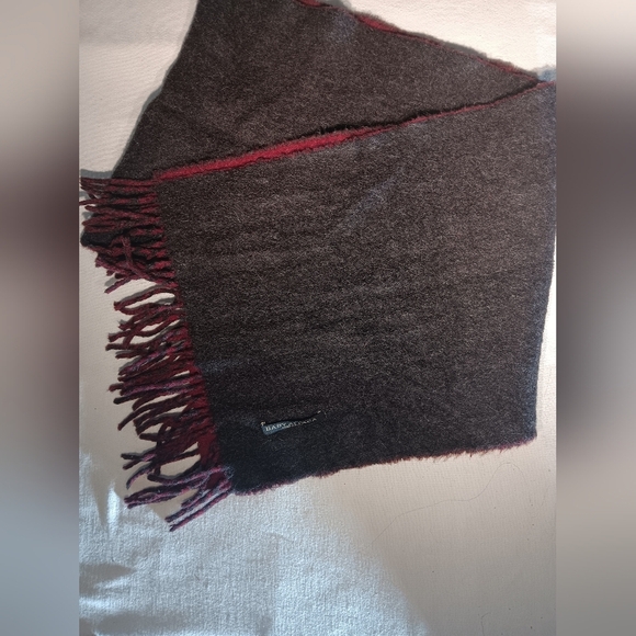 Elegant Gray and Red Scarf - Picture 1 of 7